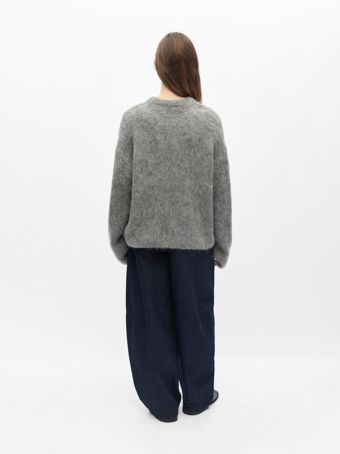 model_shot-back